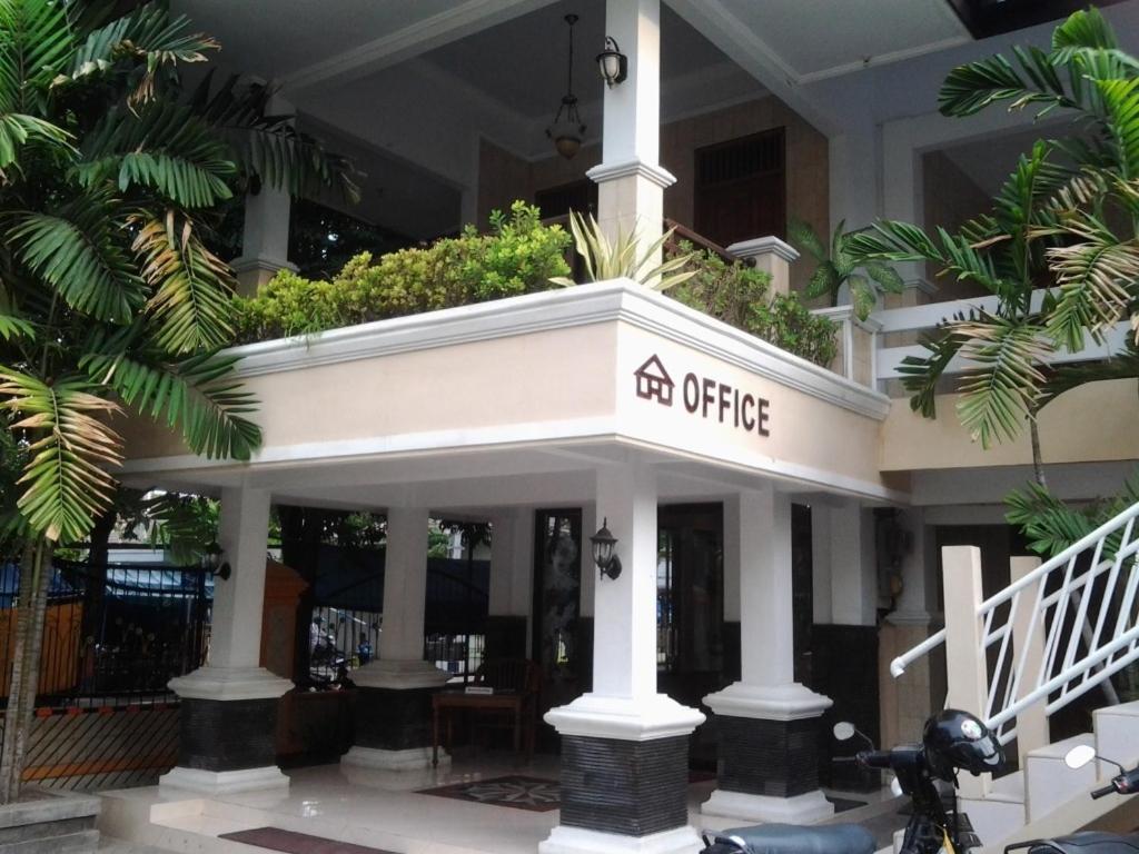 Hotel Wisma Djaja Syariah Bojonegoro Exterior photo
