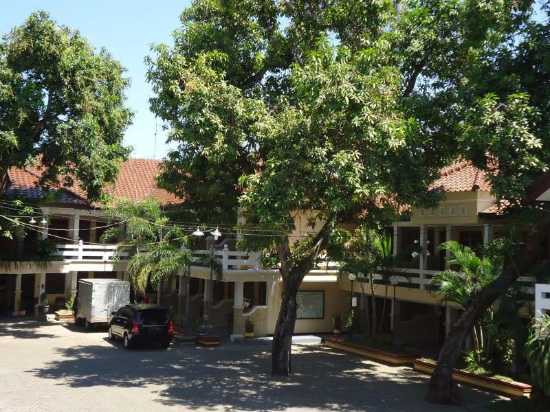 Hotel Wisma Djaja Syariah Bojonegoro Exterior photo